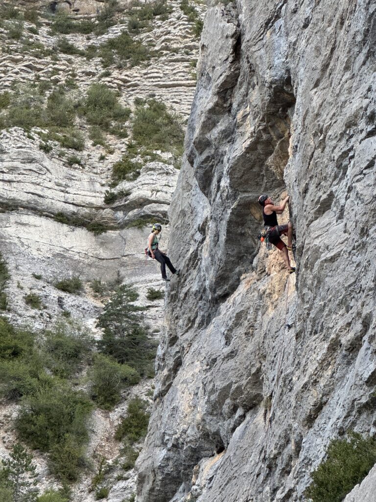 ça monte et ça descend à Orpierre - Hautes-Alpes