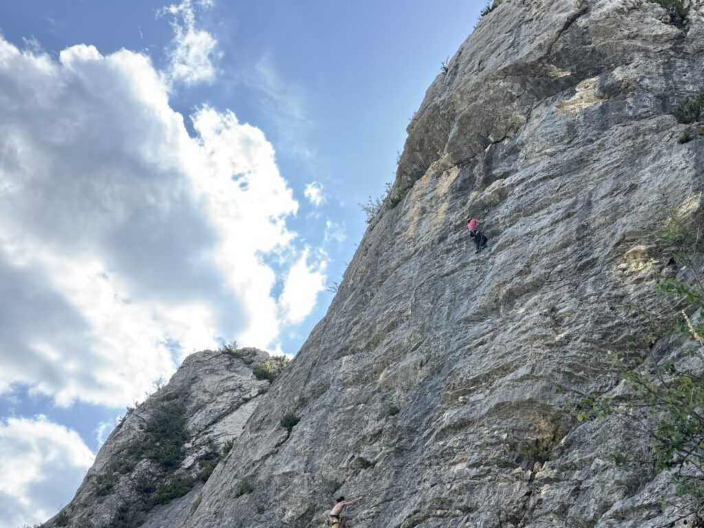 Le crux à 30m de haut à Orpierre - Hautes-Alpes